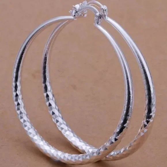 NEW Sterling Silver 2” Diamond Cut Round Hoop Earrings - Picture 4 of 6
